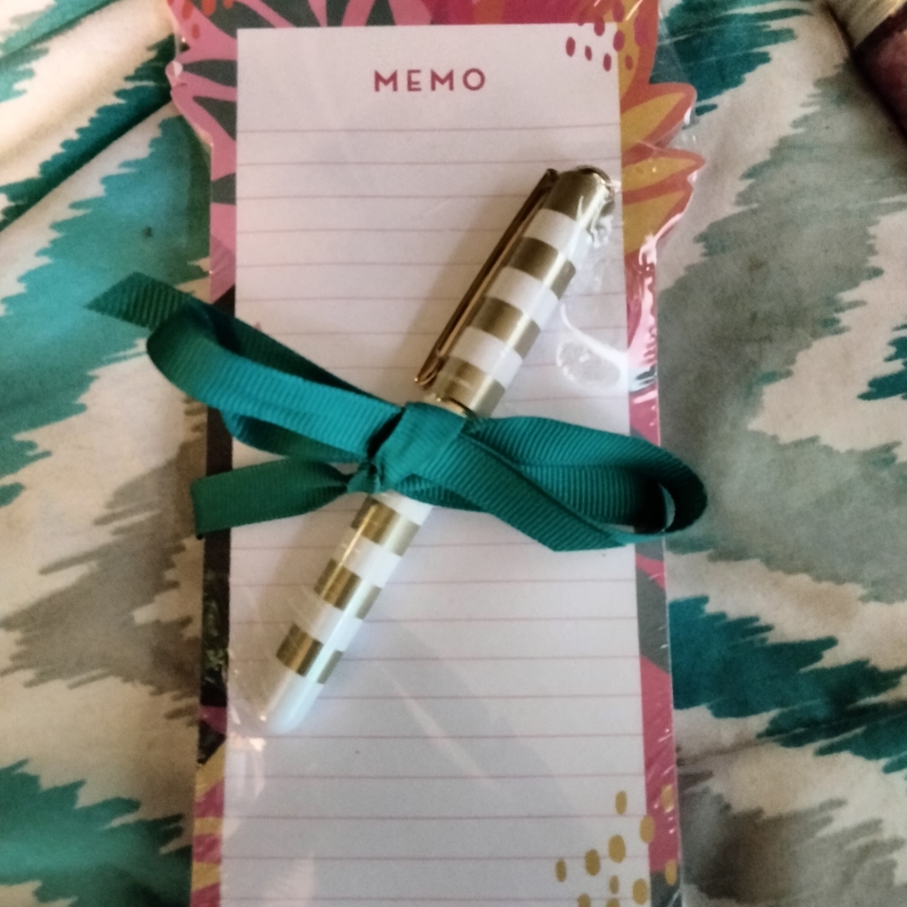 Memo pad with pen